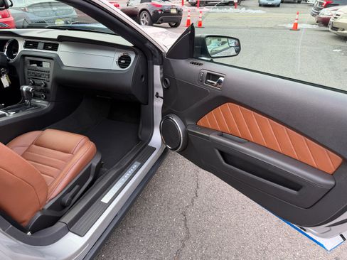 Used 2012 Ford Mustang Premium image 18