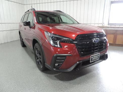 Used 2023 Subaru Ascent Onyx Edition image 8