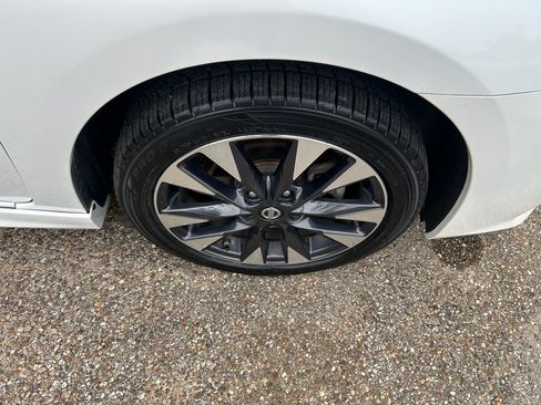 Used 2016 Nissan Sentra SR image 5