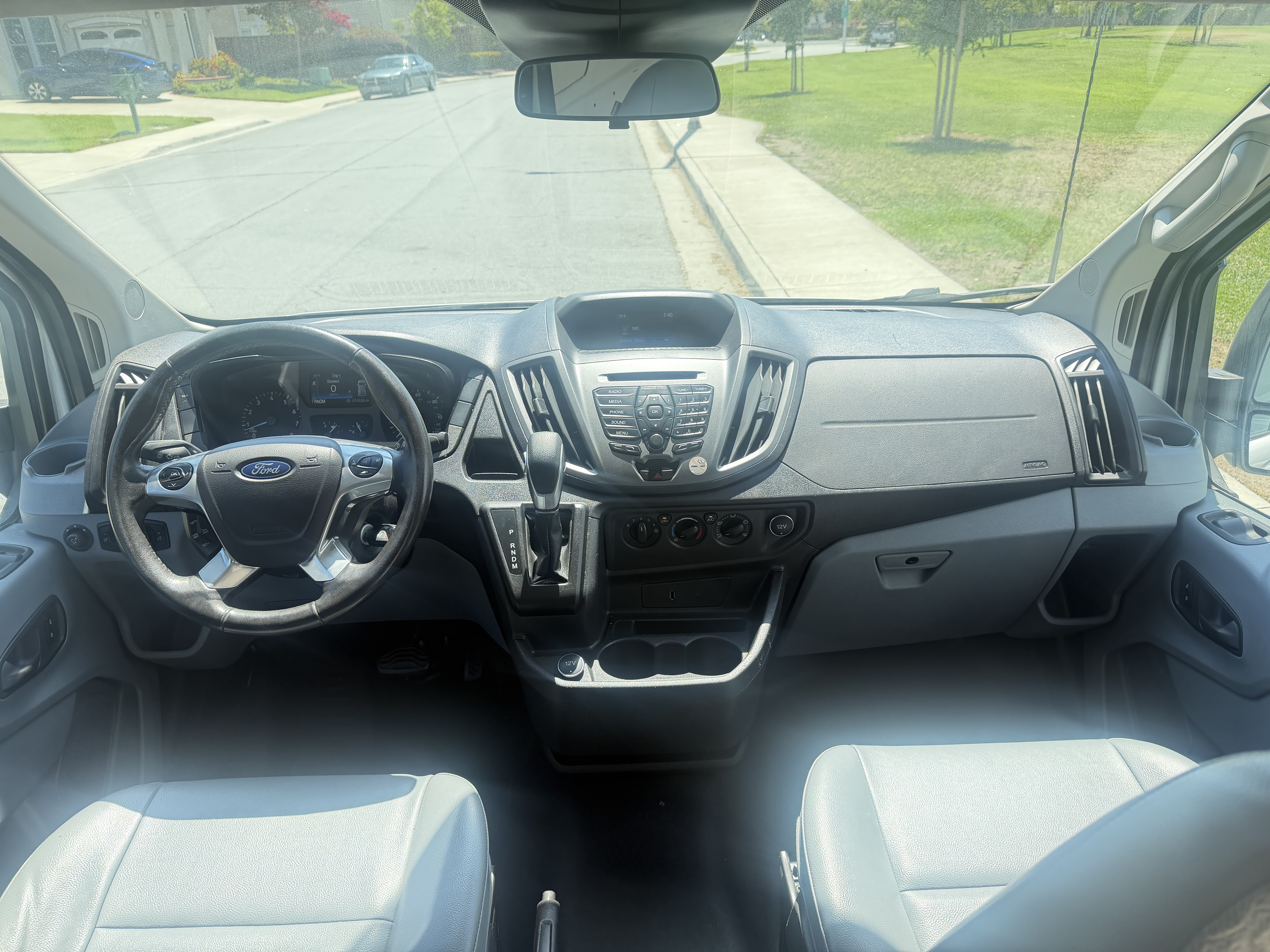 Used 2019 Ford Transit 250 148 Low Roof RWD image 11