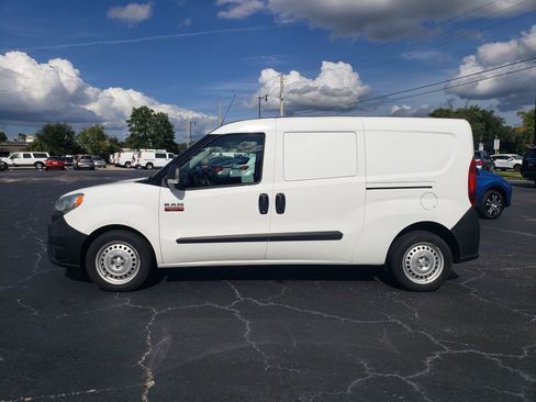Used 2018 RAM ProMaster City Tradesman image 3
