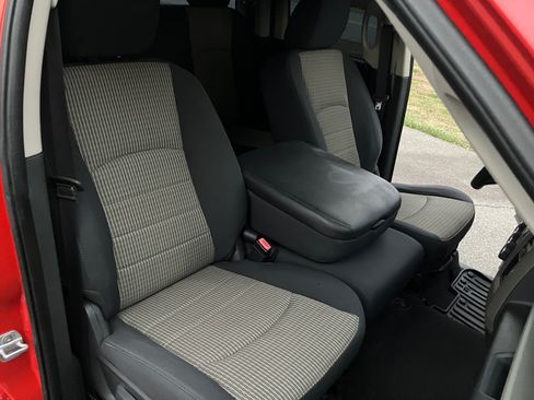 Used 2012 RAM 1500 ST image 12