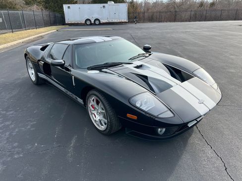 Used 2005 Ford GT image 14