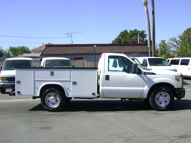 Used 2013 Ford F350 2WD Regular Cab Super Duty image 2