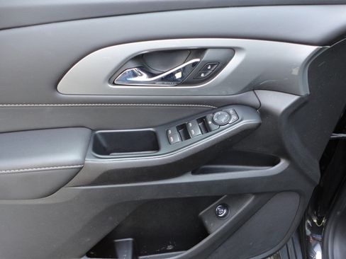 Used 2023 Chevrolet Traverse 3LT image 17