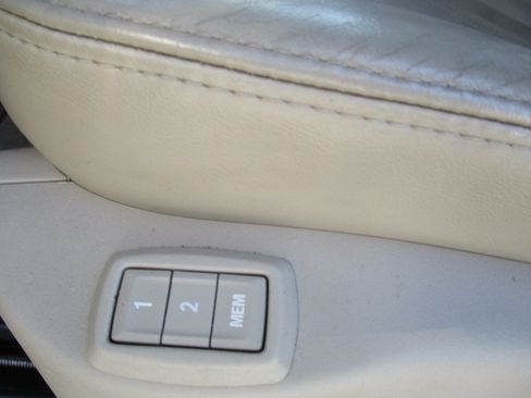 Used 2012 Cadillac SRX Luxury image 16