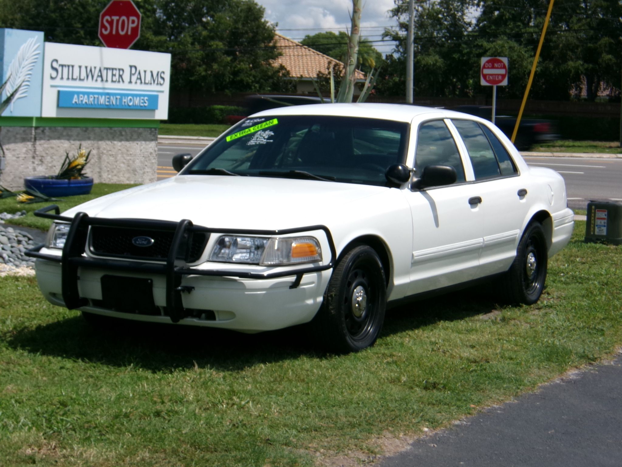 Used 2010 Ford Crown Victoria Police Interceptor RWD image 1