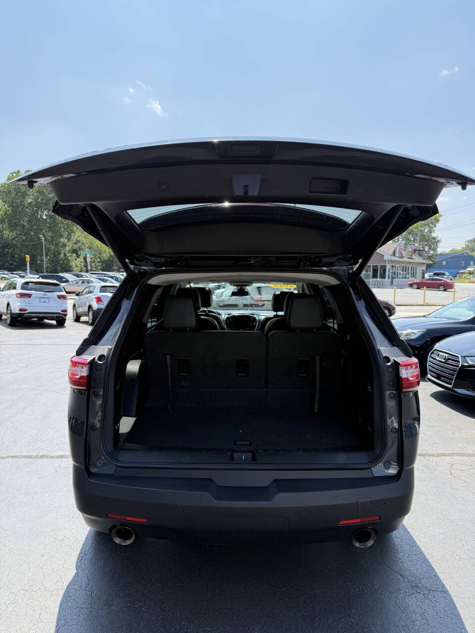 Used 2019 Chevrolet Traverse RS AWD/4WD image 17