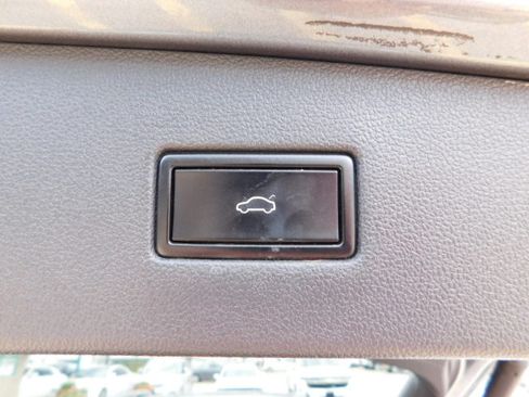 Used 2021 Volkswagen Tiguan SEL image 8