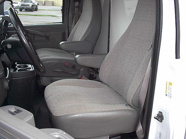 Used 2022 Chevrolet Express 3500 UNAVAIL RWD image 16