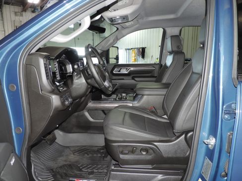 Used 2025 Chevrolet Silverado 3500 4x4 Crew Cab LTZ image 42