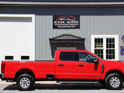 Used 2024 Ford F250 4x4 Crew Cab XLT image 6