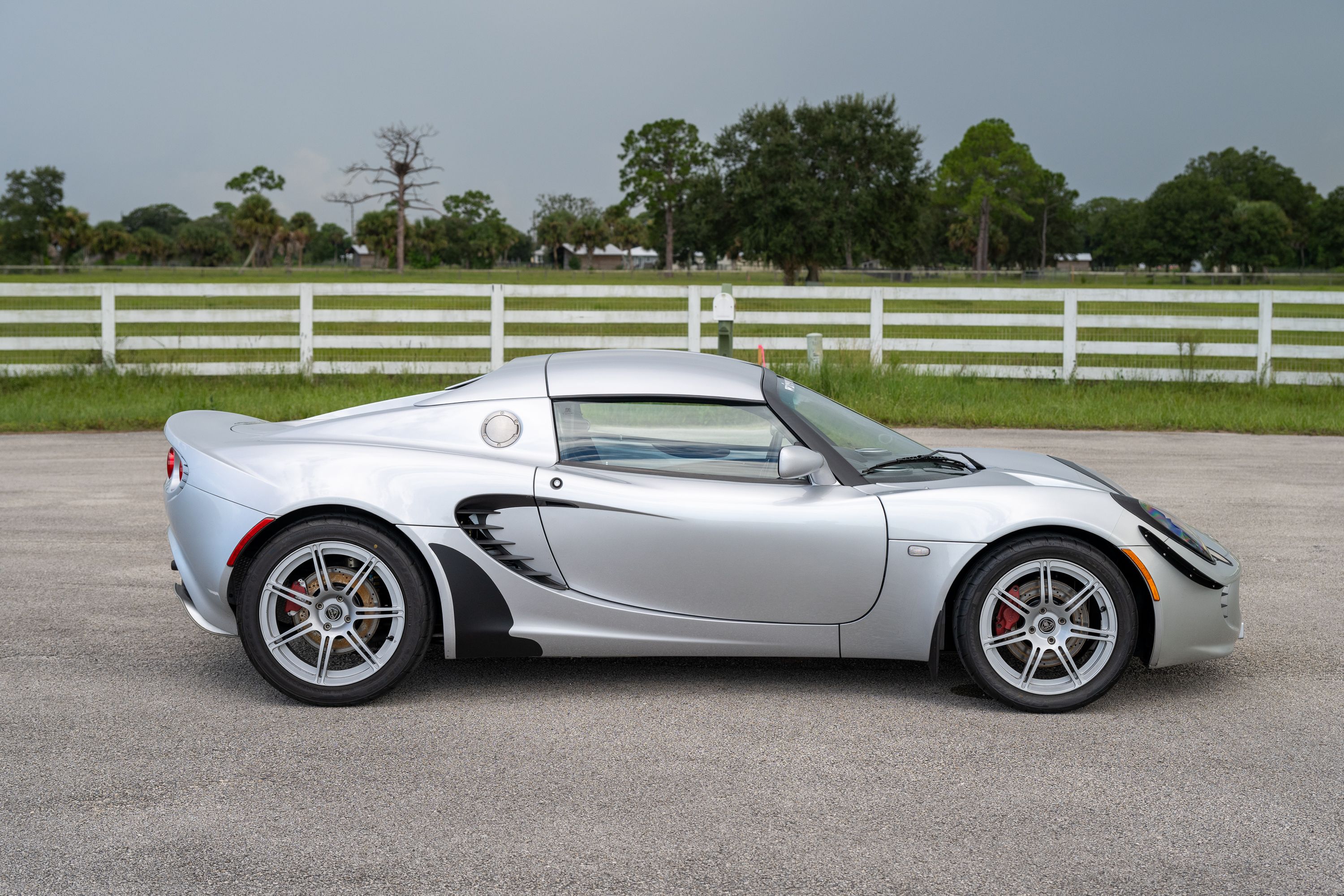 Used 2005 Lotus Elise w/ Touring Package RWD image 13