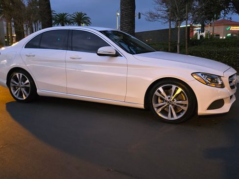 Used 2015 Mercedes-Benz C 300 Sport image 4