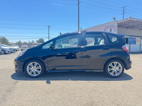 Used 2010 Honda Fit Sport image 4