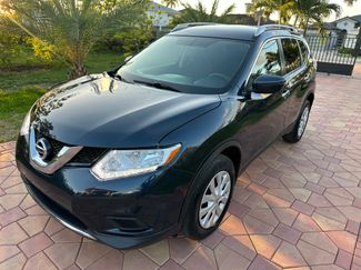 Used 2016 Nissan Rogue SV image 1