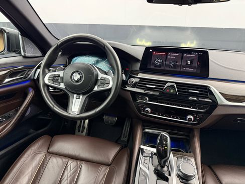 Used 2019 BMW M550i xDrive image 25