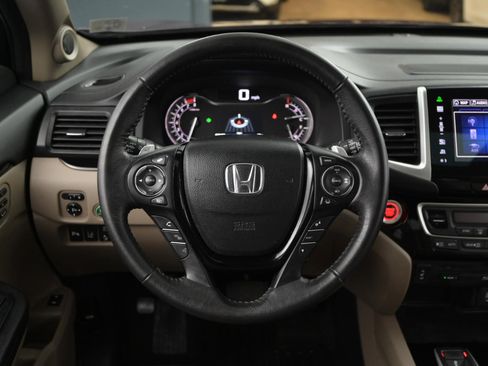 Used 2016 Honda Pilot Touring image 28