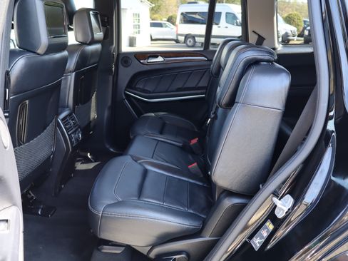 Used 2015 Mercedes-Benz GL 550 image 16