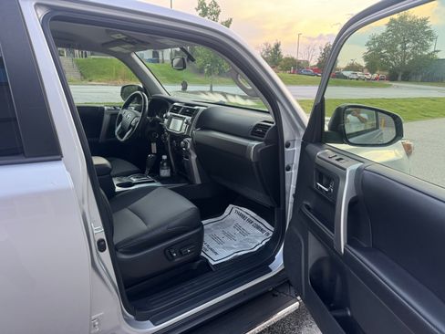 Used 2017 Toyota 4Runner 2WD image 15