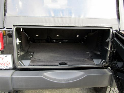 Used 2018 Jeep Wrangler Unlimited Sport image 25