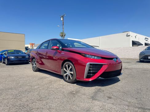 Used 2019 Toyota Mirai image 10