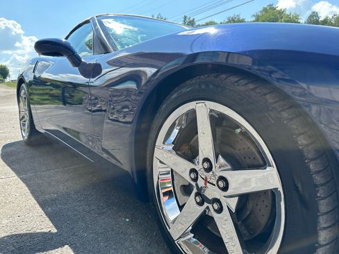 Used 2006 Chevrolet Corvette w/ 3LT image 10