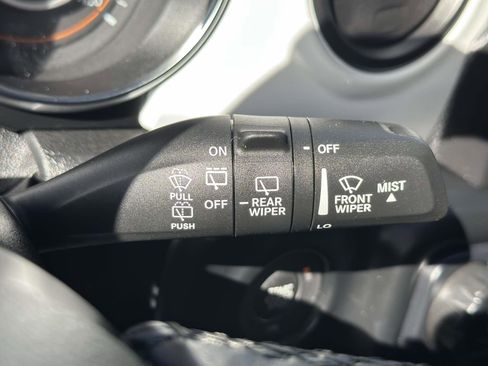 Used 2021 Jeep Wrangler Unlimited Islander image 17