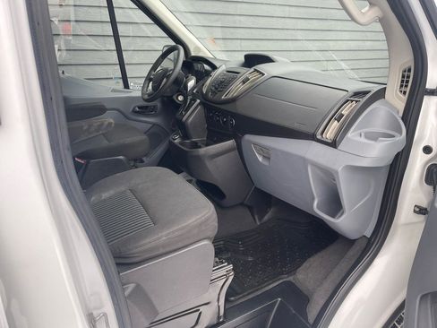 Used 2018 Ford Transit 350 XL image 11