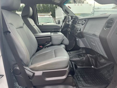 Used 2011 Ford F450 image 12