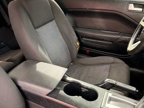 Used 2005 Ford Mustang GT RWD image 13