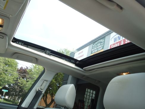 Used 2017 Subaru Forester 2.5i Premium AWD/4WD image 19