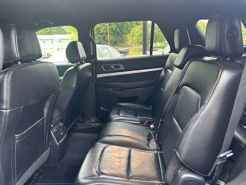 Used 2016 Ford Explorer 4WD XLT image 26