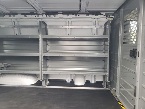 Used 2023 GMC Savana 2500 image 7