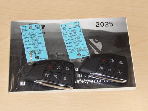 Used 2025 Chevrolet Suburban 2WD Premier image 39