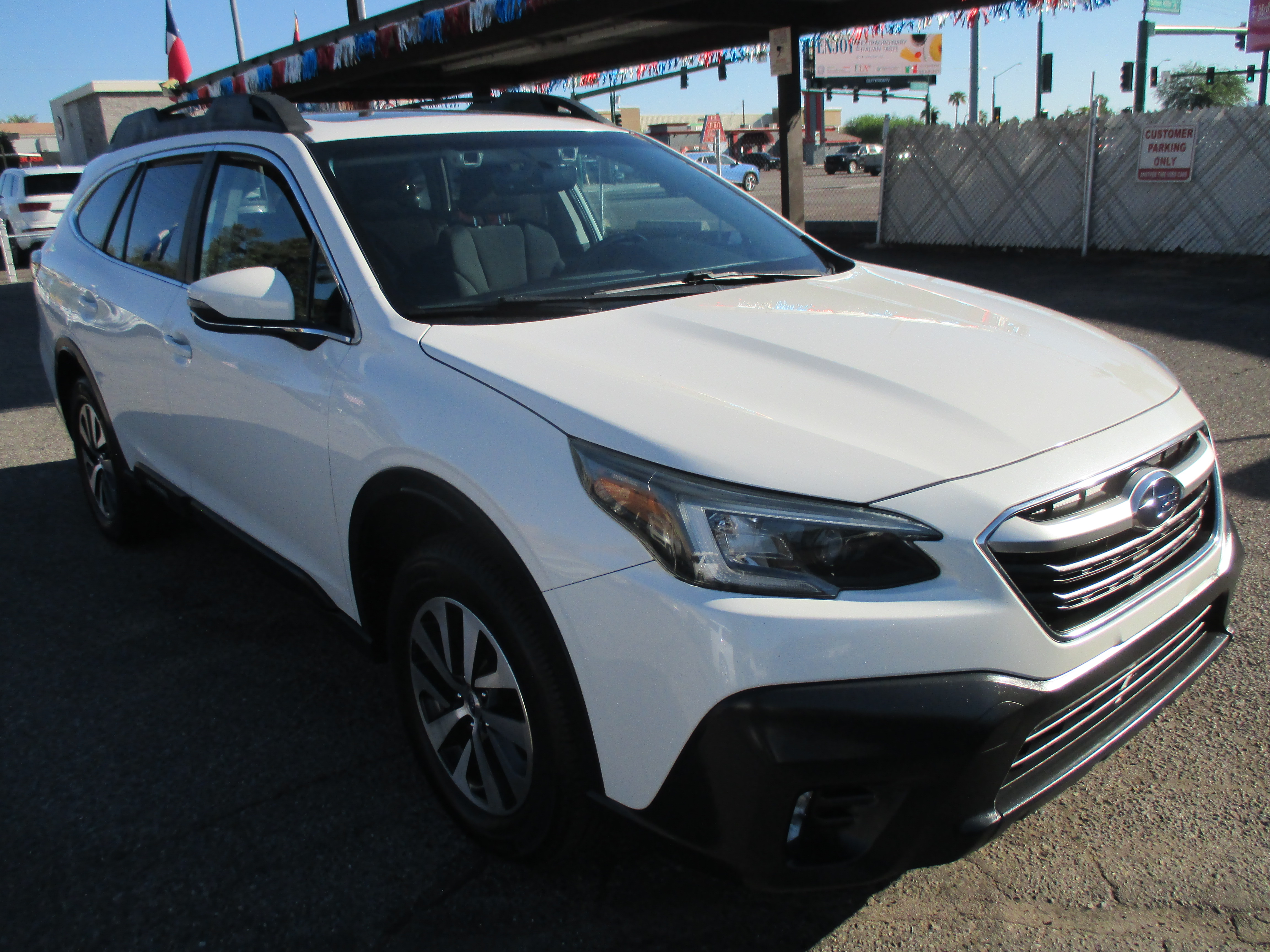 Used 2020 Subaru Outback Premium Wagon 4D AWD/4WD image 18