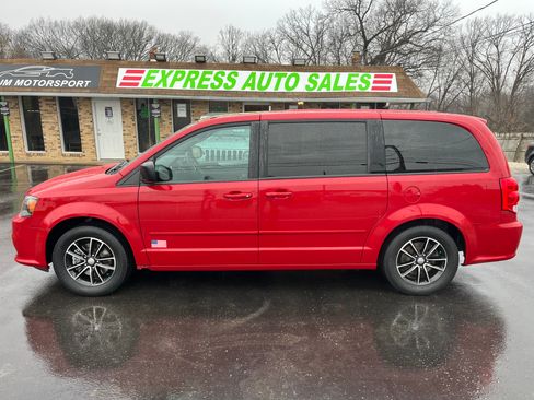 Used 2015 Dodge Grand Caravan SE image 4