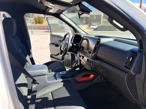 Used 2026 Nissan Frontier PRO-4X image 10