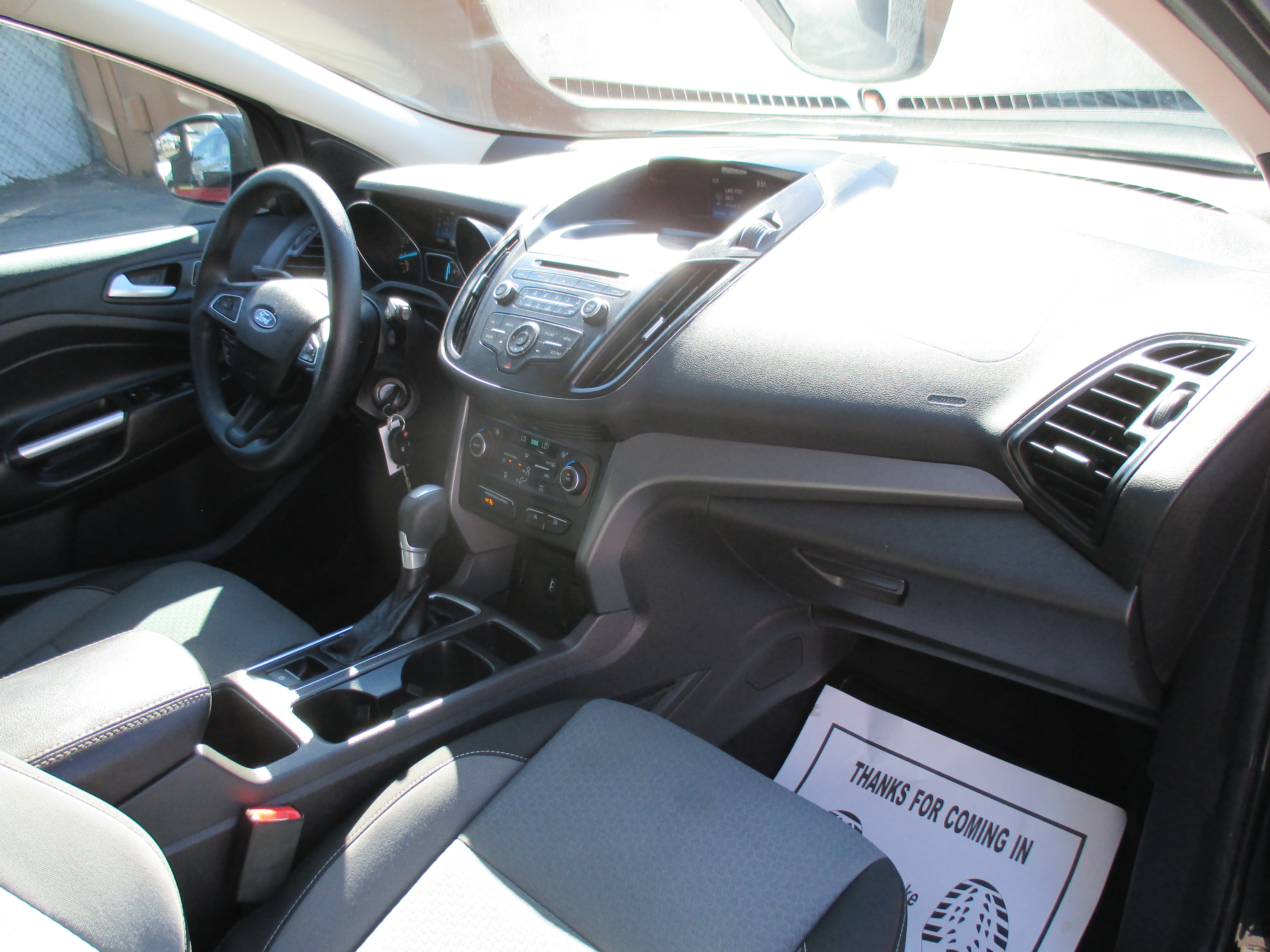 Used 2017 Ford Escape SE Sport Utility 4D FWD image 3