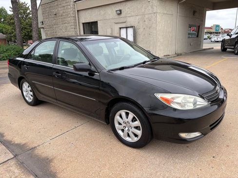 Used 2004 Toyota Camry V6 w/ XLE Premium Pkg FWD image 2