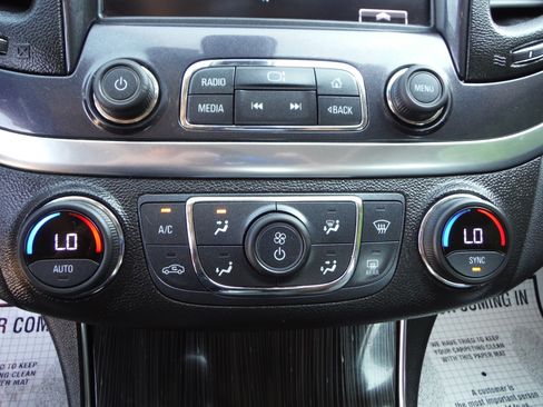 Used 2018 Chevrolet Impala LT image 20