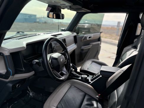 Used 2023 Ford Bronco Wildtrak image 10