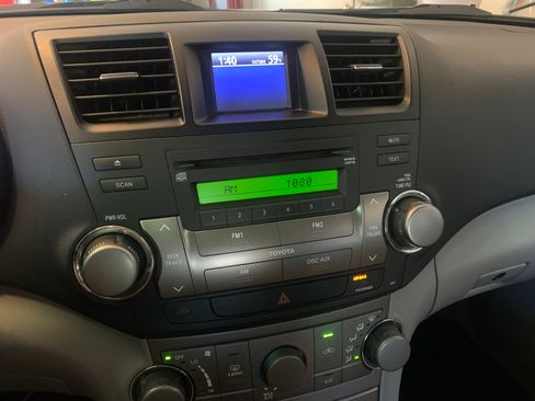 Used 2010 Toyota Highlander Sport image 20