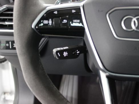 Used 2023 Audi e-tron GT Premium Plus image 36
