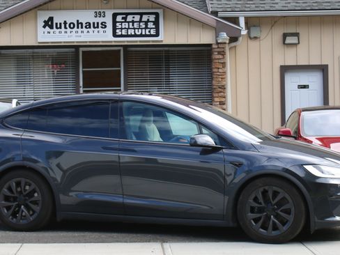 Used 2025 Tesla Model X Long Range AWD/4WD image 1