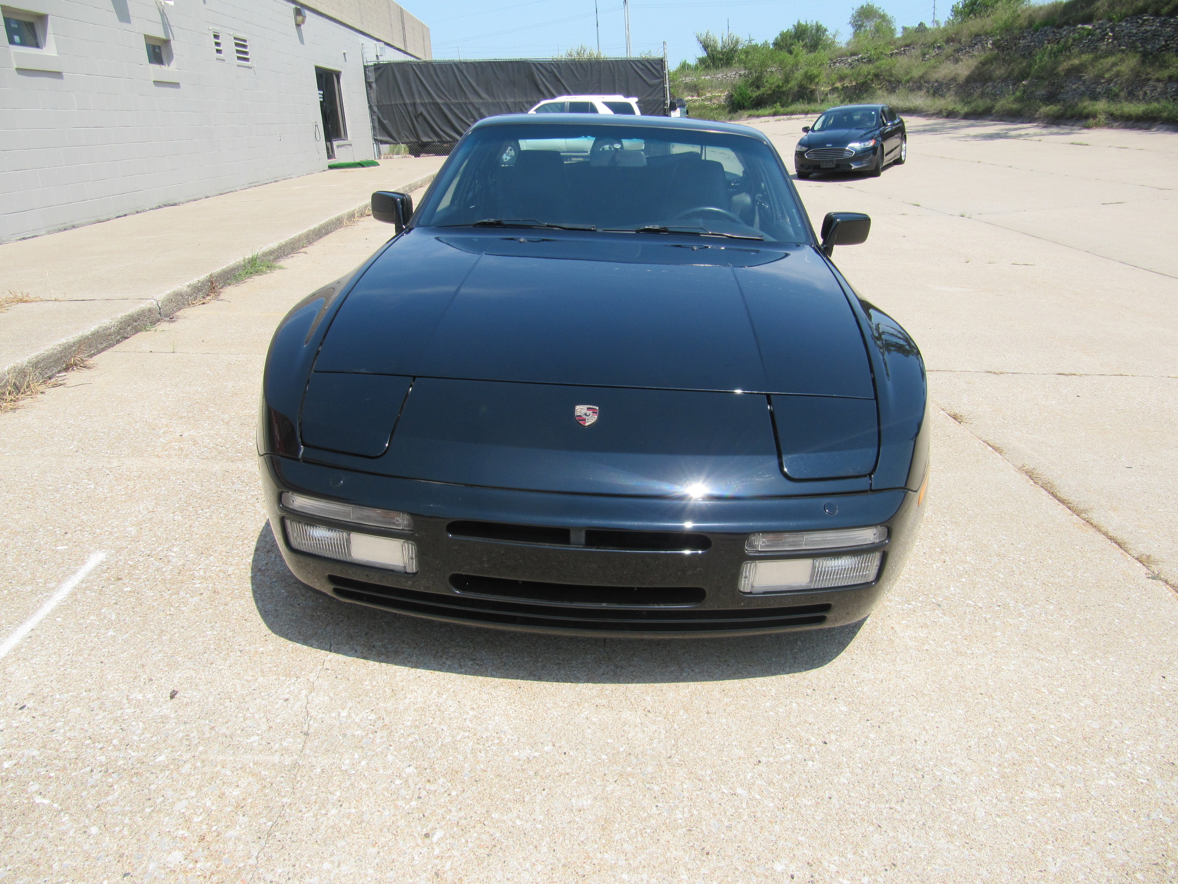 Used 1989 Porsche 944 Turbo Coupe RWD image 3