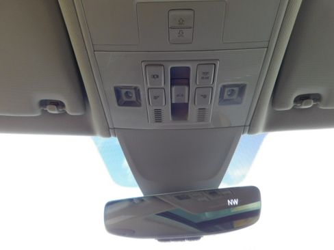 Used 2021 Volkswagen Tiguan SEL image 21