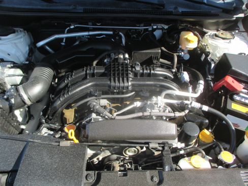 Used 2021 Subaru Crosstrek 2.0i Premium image 14