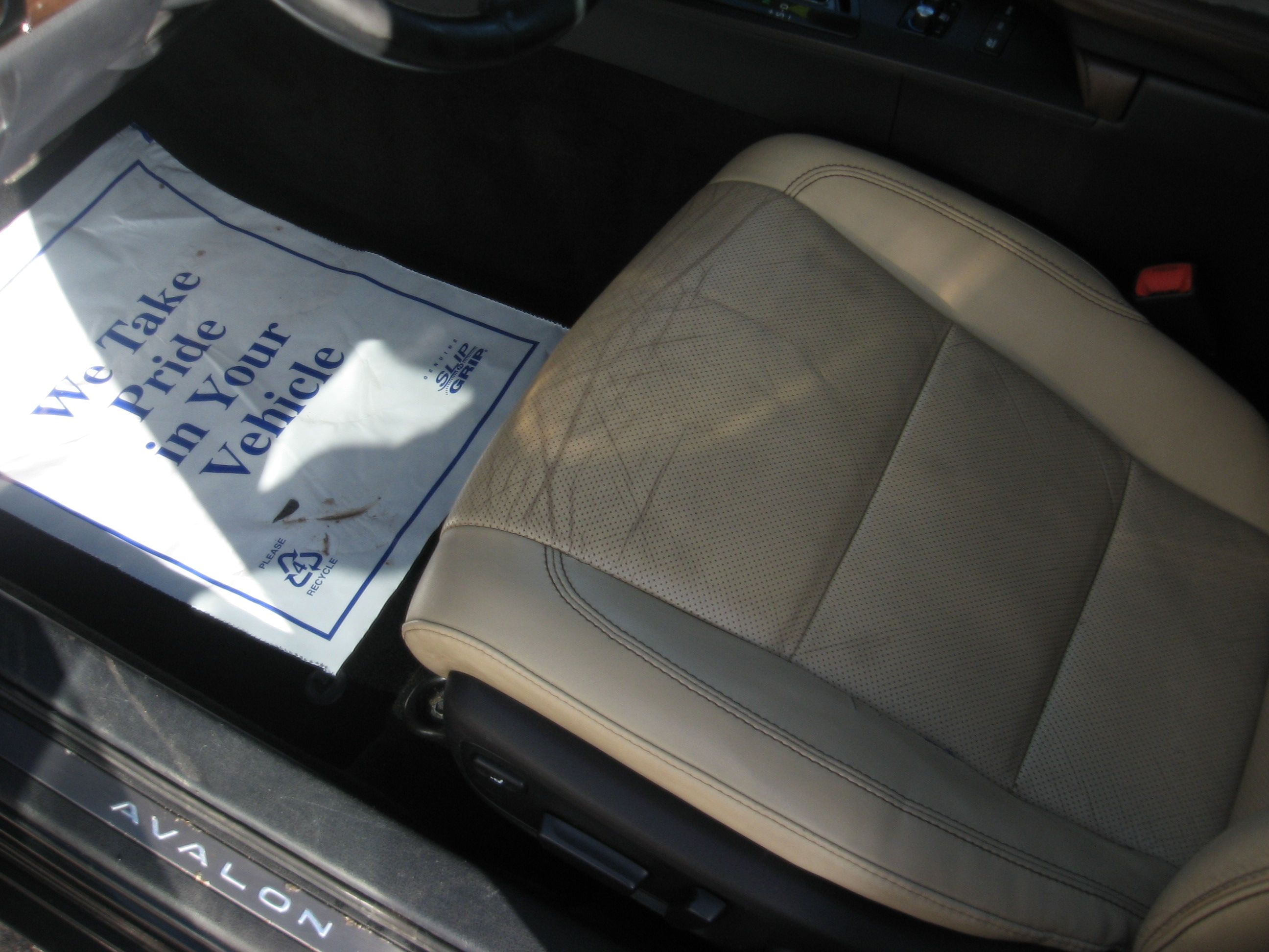 Used 2014 Toyota Avalon Hybrid FWD image 9