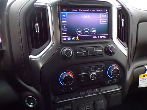 Used 2021 Chevrolet Silverado 2500 LT image 9